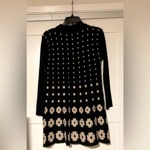 Chic Black and Cream Floral Long Sleeve Dress